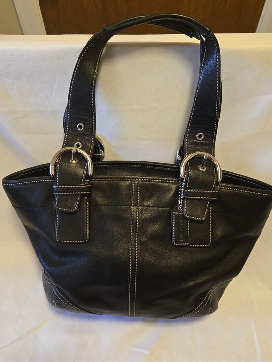 Coach Handbags - Coach Soho Black Leather Shoulder Buckle Bag. Style 9544 Great Leather Condition